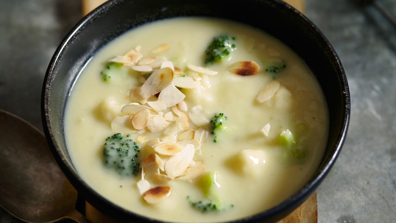 Soupe De Brocoli Et De Chou Fleur Au Gorgonzola Et Amandes Recette