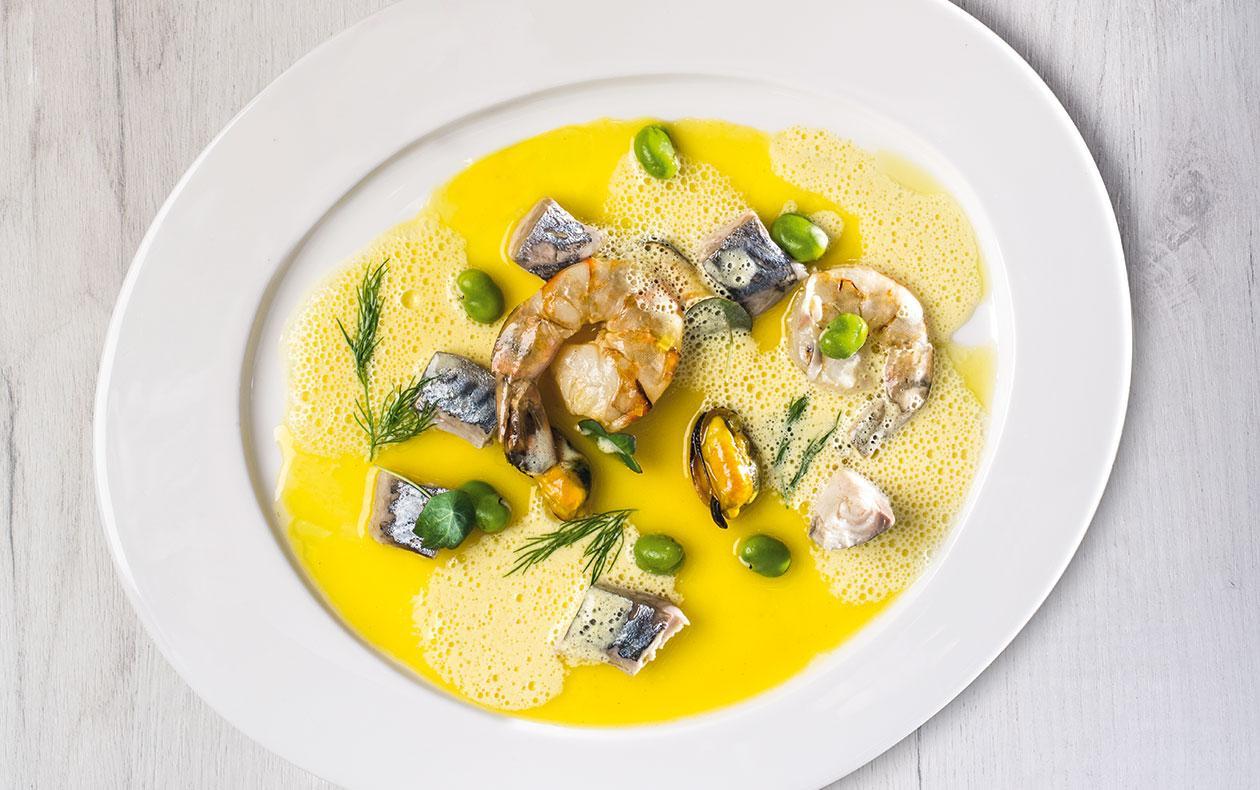 Ceviche z makrely s mořskými plody a šafránem Ceviche z makrely s mořskými plody a šafránem