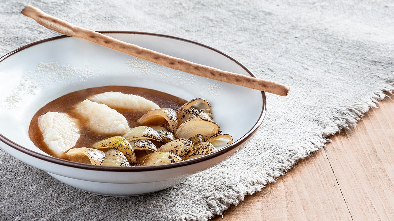 Cibulačka s krupicovými noky Cibulačka s krupicovými noky
