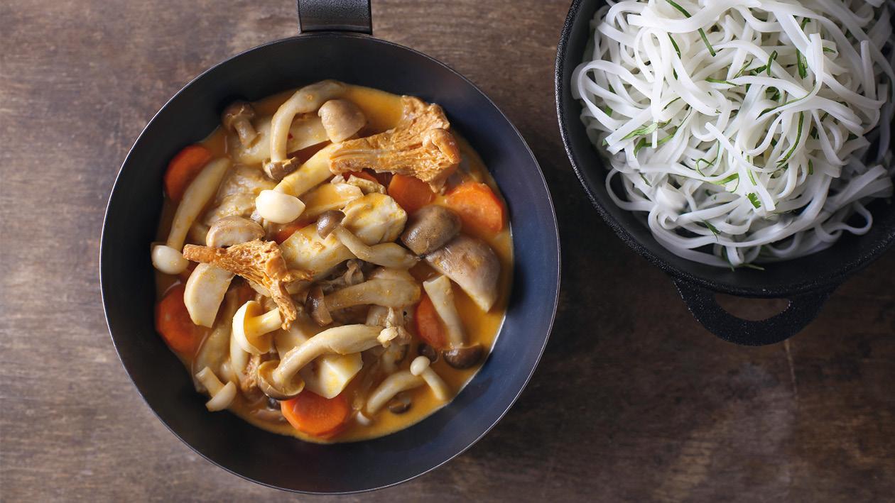 Houbové ragú s mrkví a červeným kari Houbové ragú s mrkví a červeným kari
