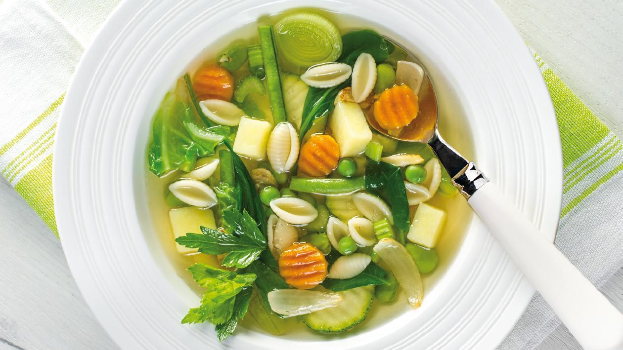 Italská zelená minestrone polévka Italská zelená minestrone polévka