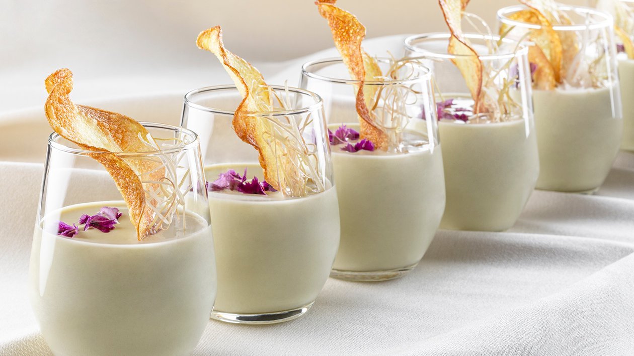 Krémová pórková polévka vichyssoise Krémová pórková polévka vichyssoise
