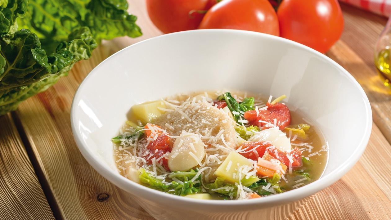 Ribollita - Toskánská polévka s fazolemi Ribollita - Toskánská polévka s fazolemi