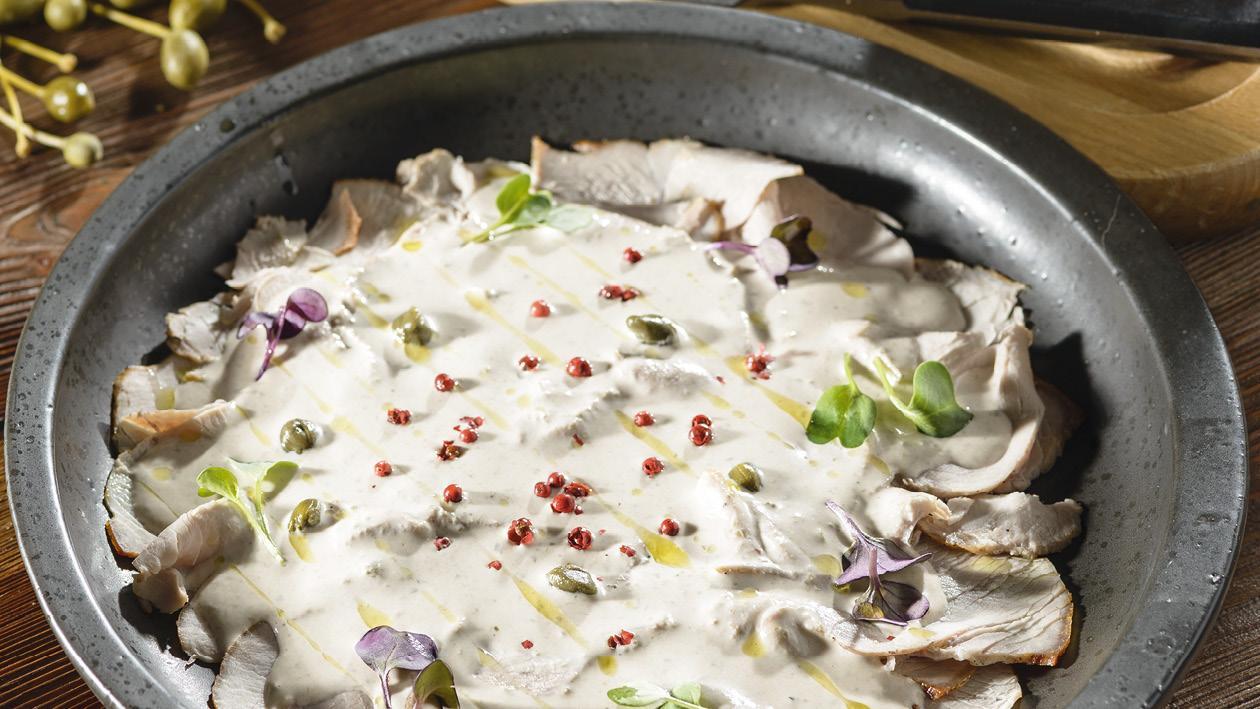 Vitello tonnato - Telecí s tuňákovou omáčkou Vitello tonnato - Telecí s tuňákovou omáčkou