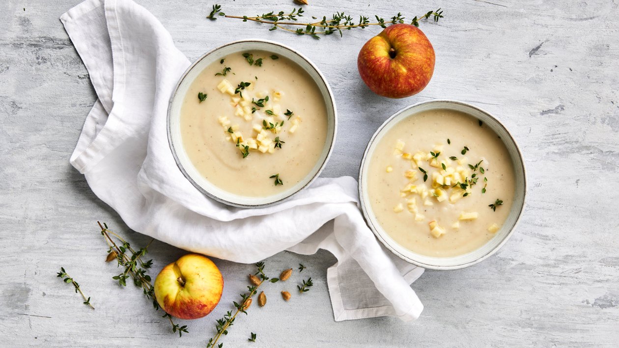Blomkålsuppe med æble og kardemomme Blomkålsuppe med æble og kardemomme