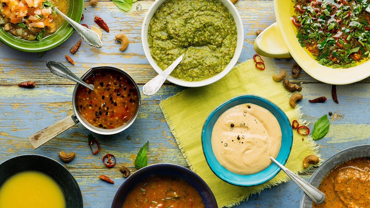 Brasiliansk pesto, Passionsfrugt pimenta og Dijon/Chilimayonnaise Brasiliansk pesto, Passionsfrugt pimenta og Dijon/Chilimayonnaise
