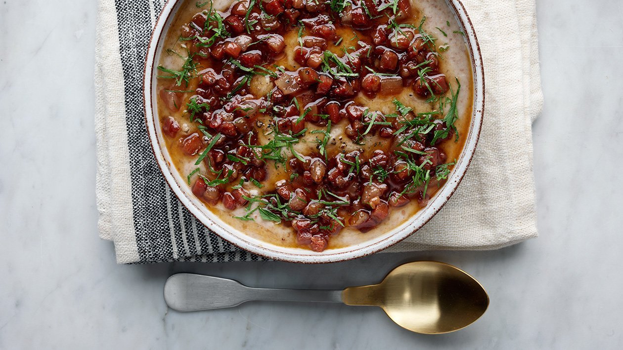 Creme af brune bønner og eddikekogt bacon Creme af brune bønner og eddikekogt bacon