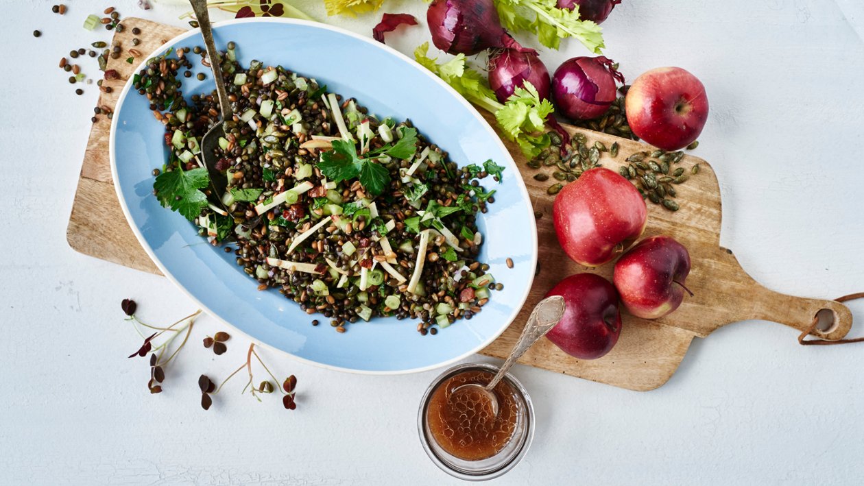 Linsesalat med spelt og æble Linsesalat med spelt og æble