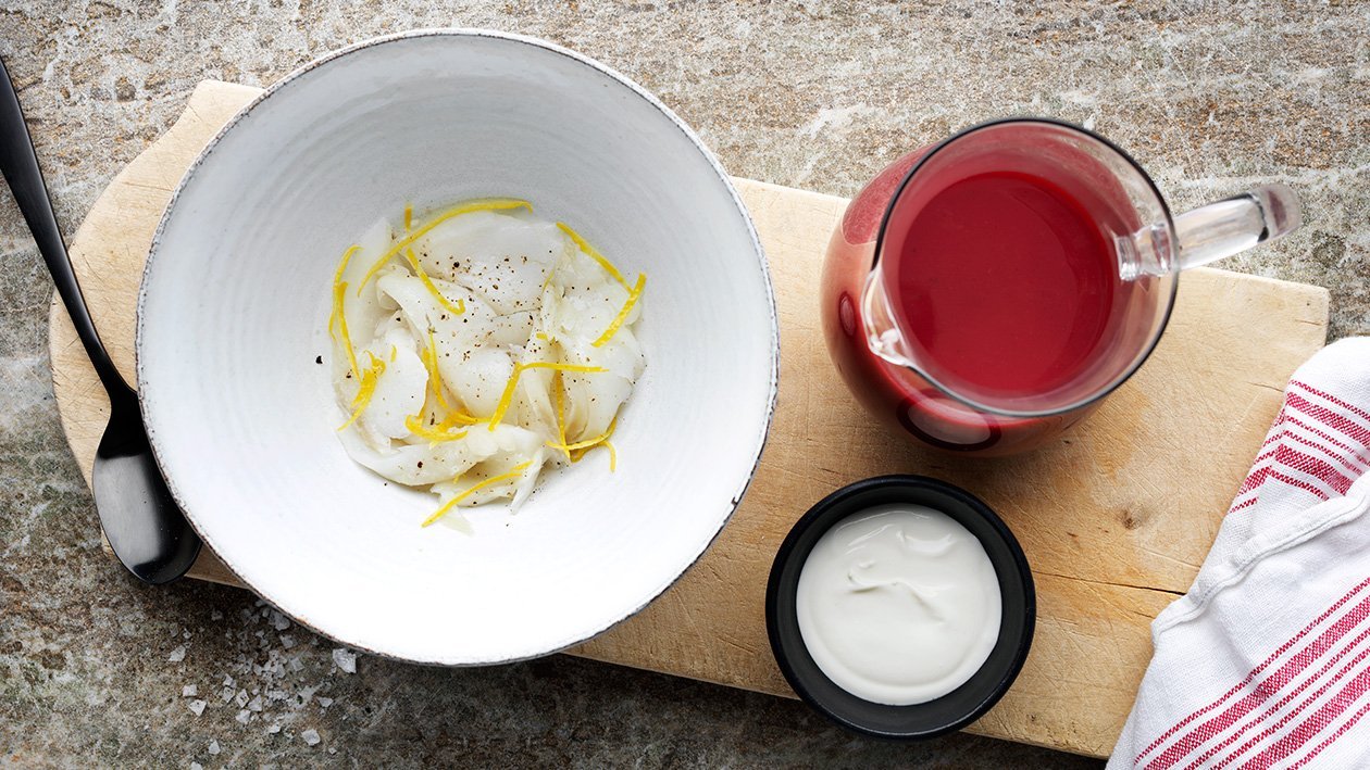 Rødbedesuppe med torsk og fraiche Rødbedesuppe med torsk og fraiche