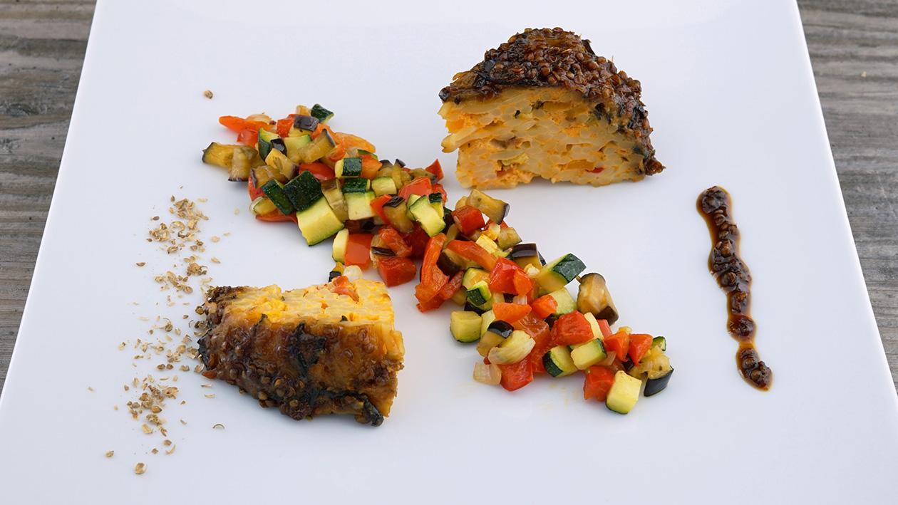 Auberginen-Charlotte im Korianderlack und mediterranes Gemüse Auberginen-Charlotte im Korianderlack und mediterranes Gemüse