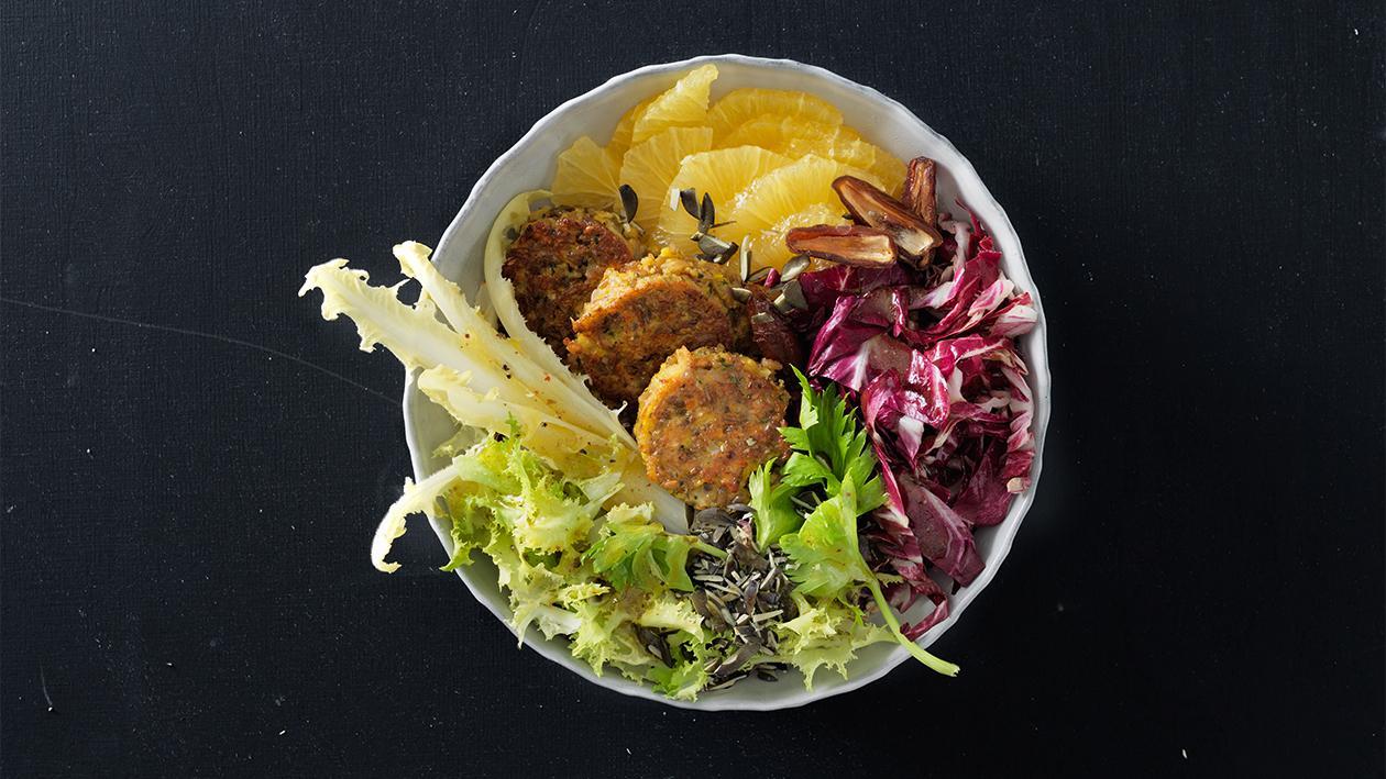 Buddha bowl mit Grünkernbratlinge Buddha bowl mit Grünkernbratlinge