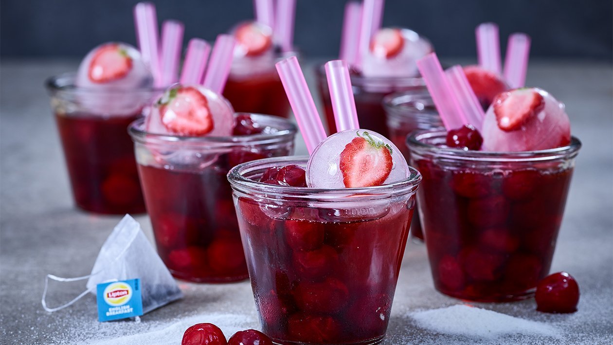 Cold Black Cherry Tea Infusion Cold Black Cherry Tea Infusion