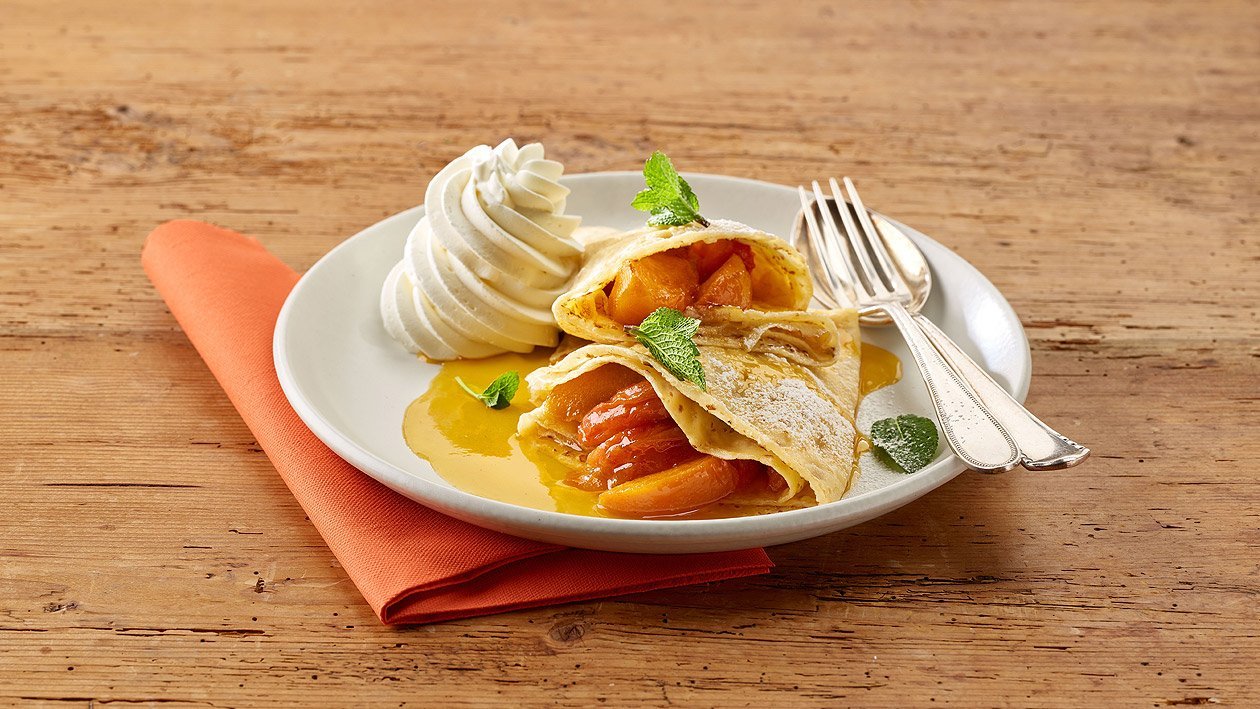 Crêpes mit Aprikosen Crêpes mit Aprikosen