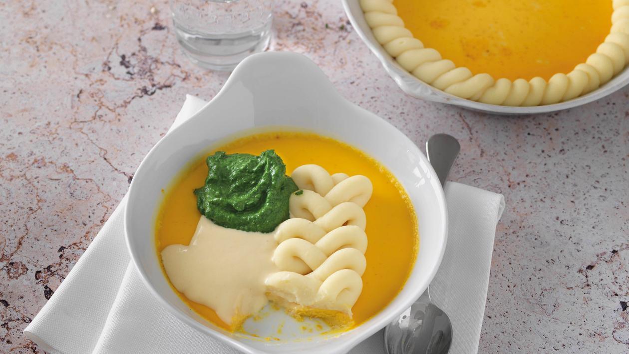 Ei mit Senfsauce und Kartoffeln (Spinat) püriert Ei mit Senfsauce und Kartoffeln (Spinat) püriert