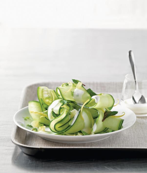 Erfrischender Gurken-Minze-Salat Erfrischender Gurken-Minze-Salat