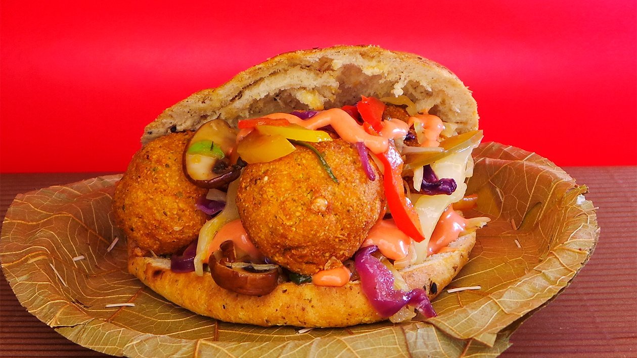 Falafel im Naan Brot Falafel im Naan Brot