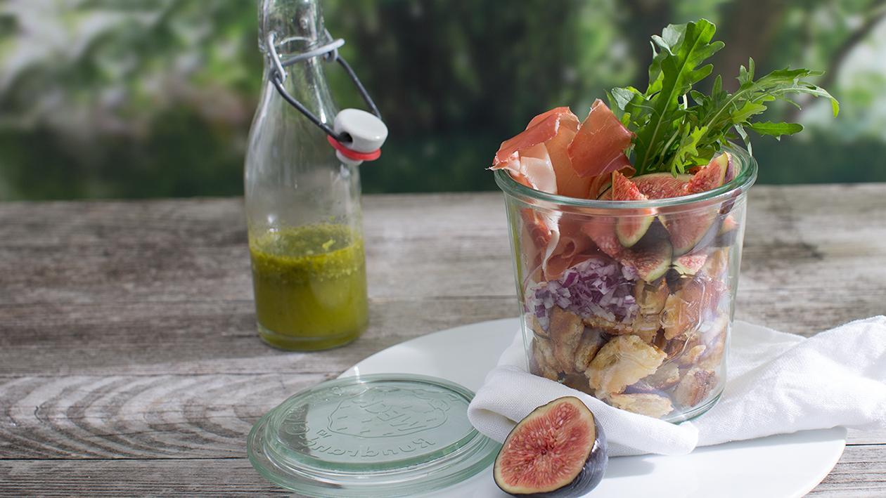 Feigen mit Parmaschinken und geröstetem Ciabatta Feigen mit Parmaschinken und geröstetem Ciabatta