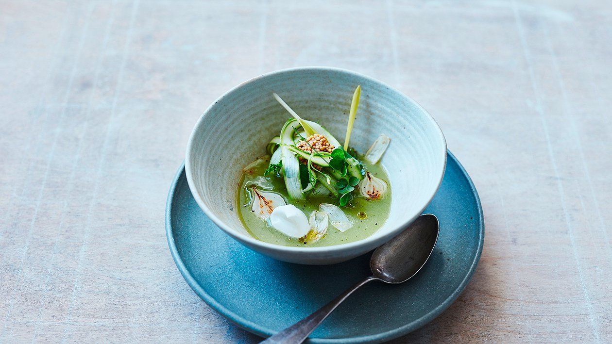 Französische Spargel-Vichyssoise Französische Spargel-Vichyssoise