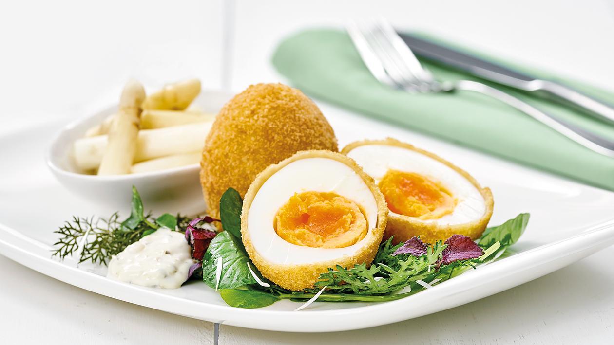 Gebackene Eier mit Tartar-Sauce und eingelegten Spargel Gebackene Eier mit Tartar-Sauce und eingelegten Spargel