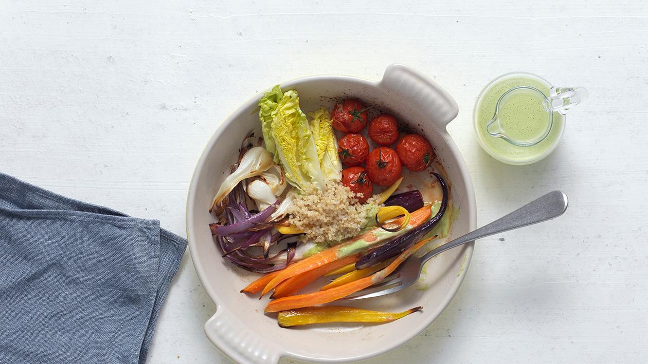 Gemüse-Salat mit Quinoa und Feta-Creme Gemüse-Salat mit Quinoa und Feta-Creme