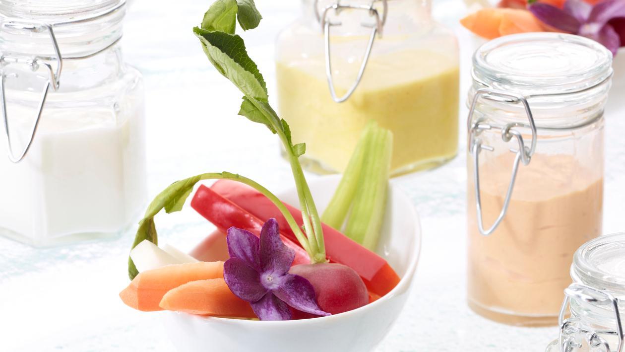 Gemüse Sticks mit Aloe Vera Dipp Gemüse Sticks mit Aloe Vera Dipp