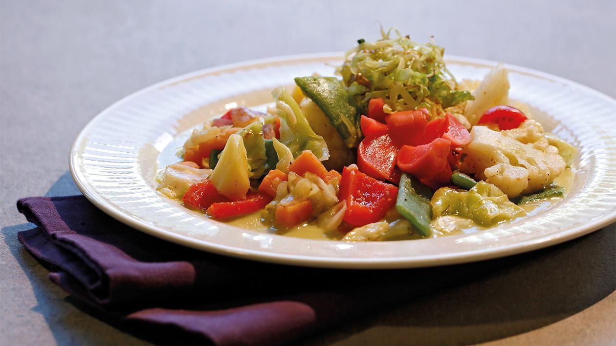 Gemüsse-Potpourri auf Nuss-Limonen-Sauce Gemüsse-Potpourri auf Nuss-Limonen-Sauce