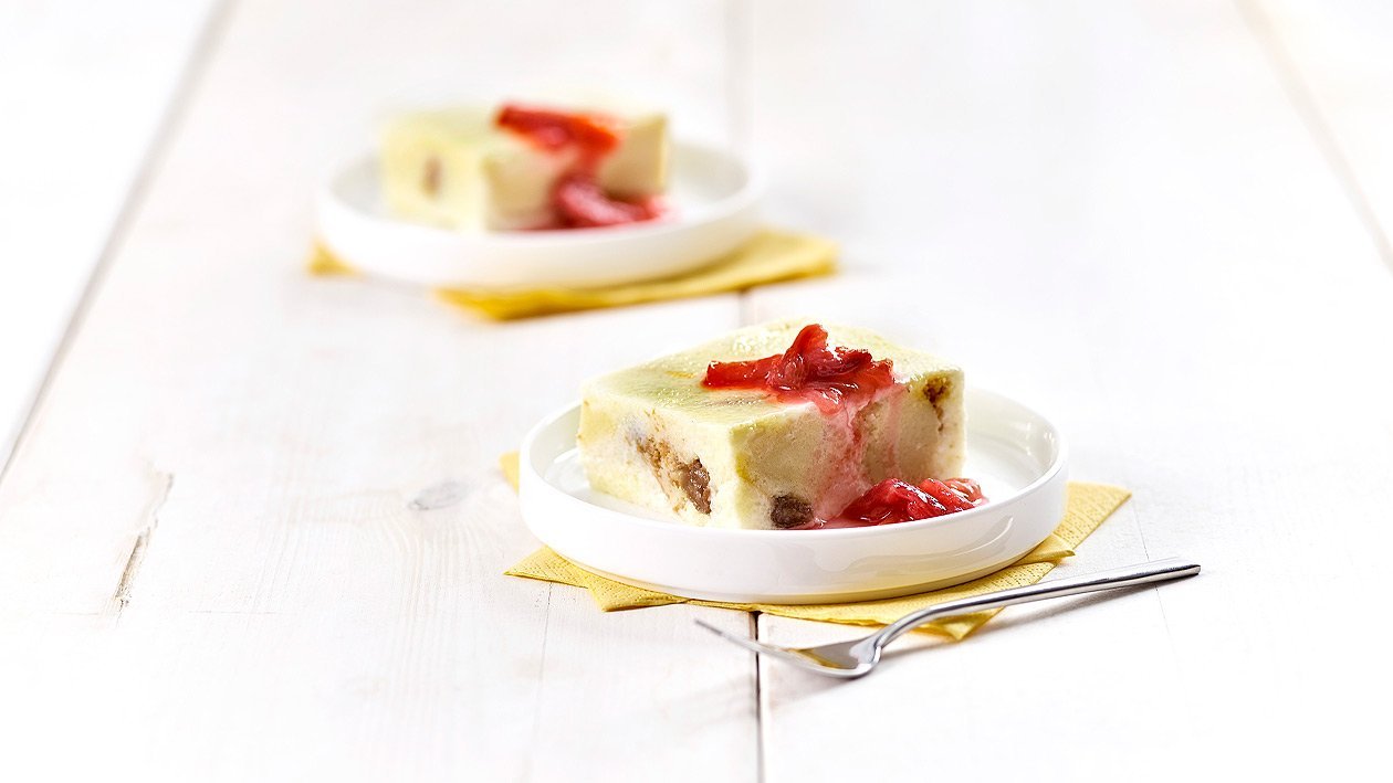 Grießschnitte mit Kaiserscharn und Rhabarberkompott Grießschnitte mit Kaiserscharn und Rhabarberkompott