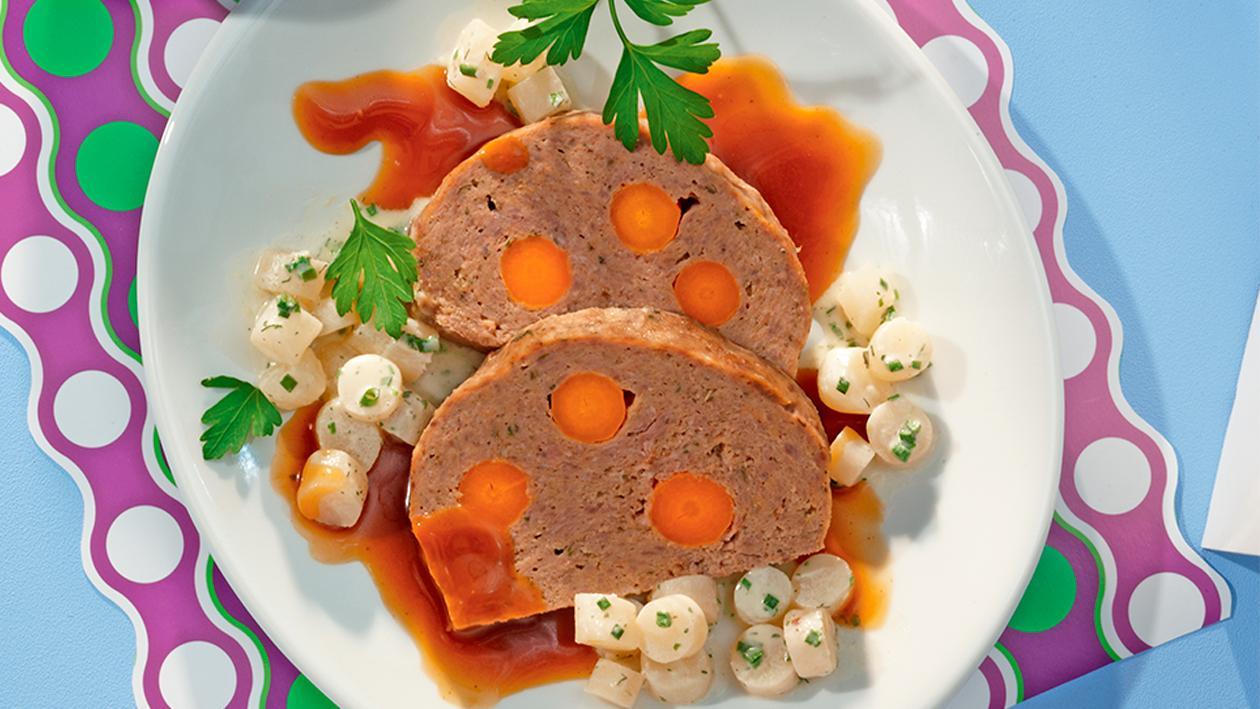 Hackbraten mit Karottenfüllung, Schwarzwurzelgemüse und Stampfkartoffeln Hackbraten mit Karottenfüllung, Schwarzwurzelgemüse und Stampfkartoffeln