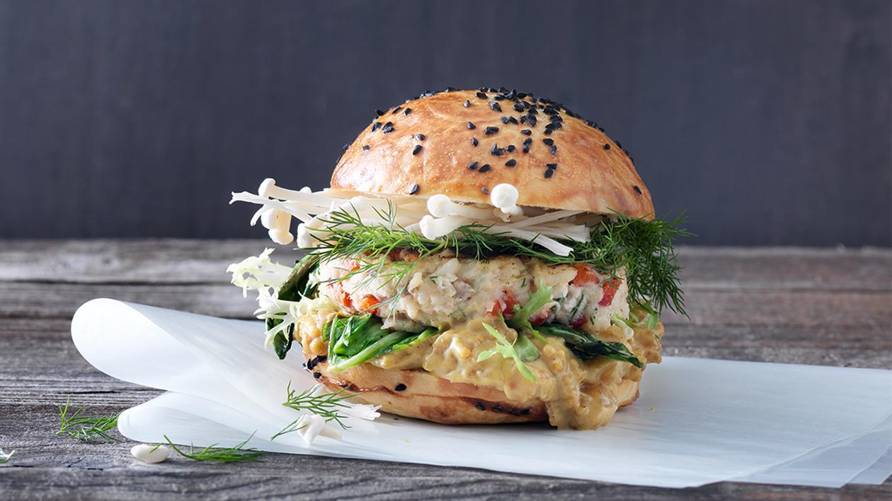 Hamburger mit geräuchertem Heilbutt und Kabeljau Hamburger mit geräuchertem Heilbutt und Kabeljau