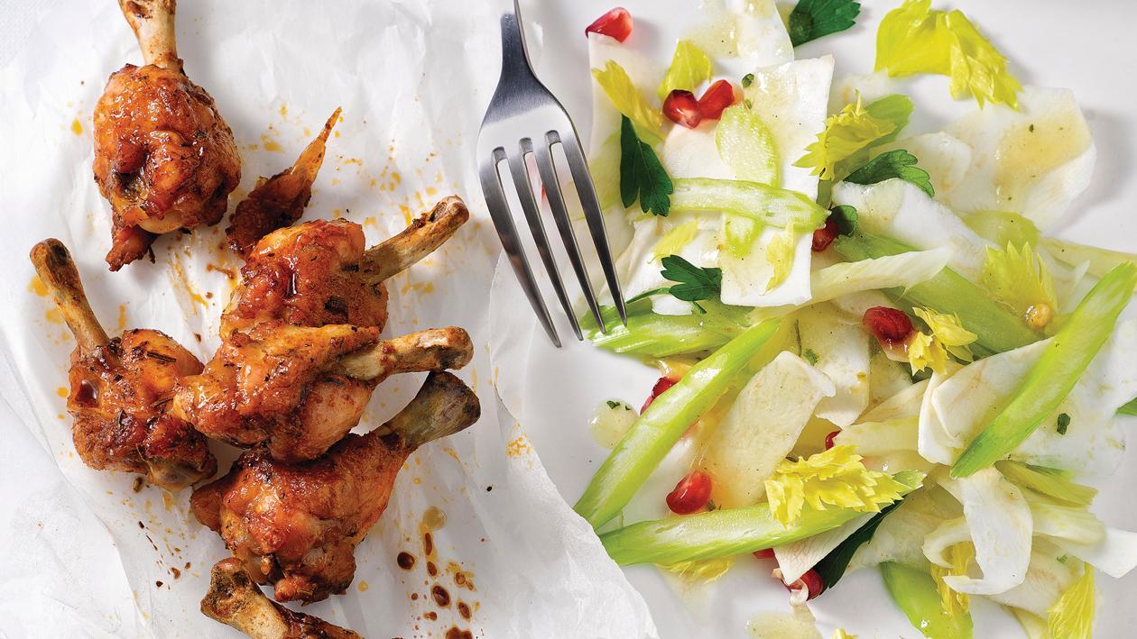 Herbstsalat mit Granatapfelkernen mit Chicken Wings Herbstsalat mit Granatapfelkernen mit Chicken Wings