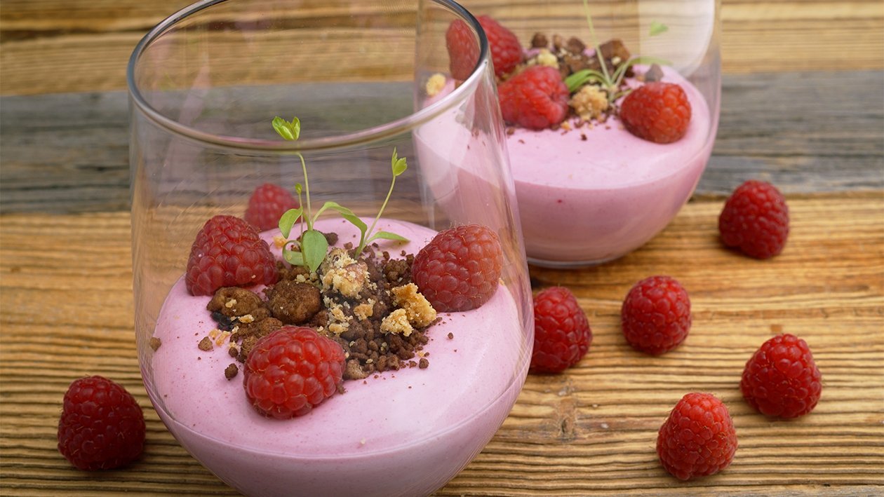 Himbeer-Zitronenmousse mit Kakaocrumble Himbeer-Zitronenmousse mit Kakaocrumble