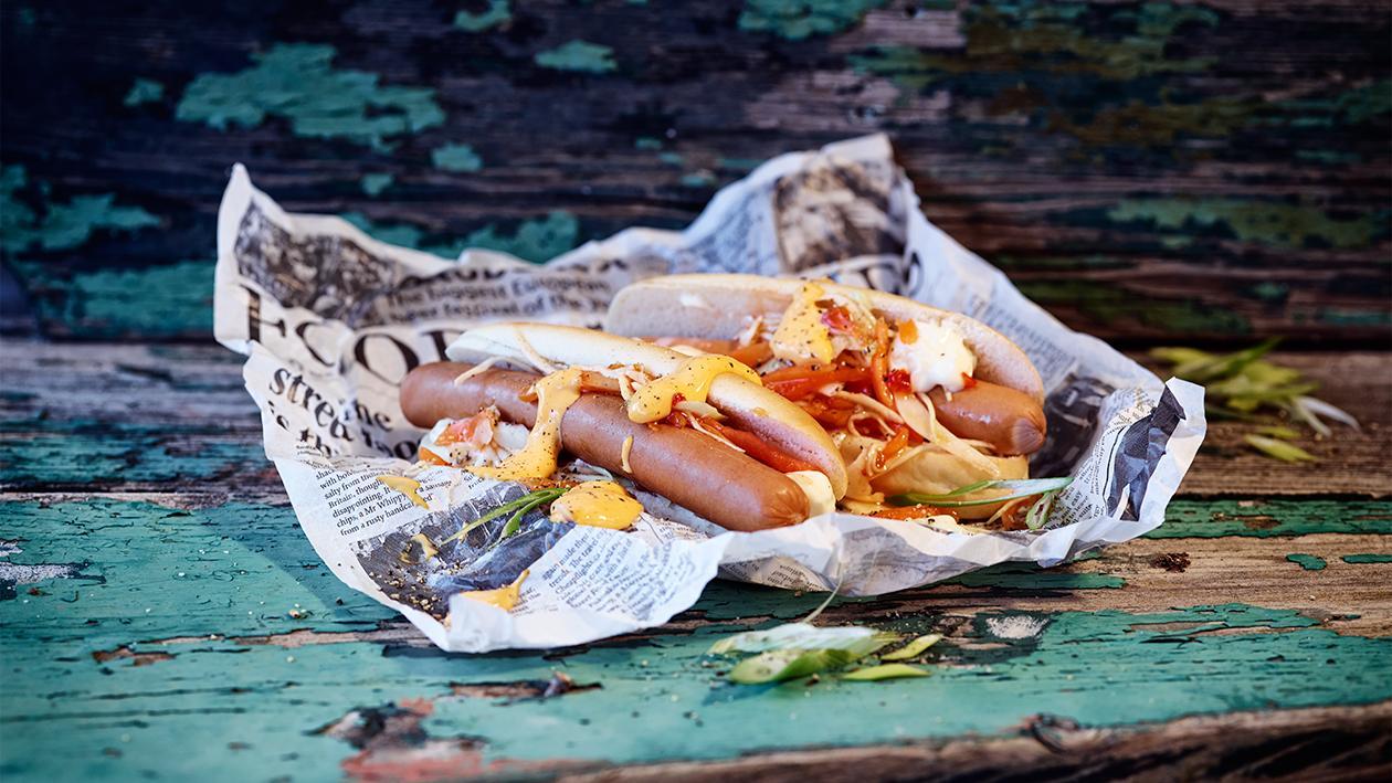 Hot Dog mit Papaya-Chili Krautsalat Hot Dog mit Papaya-Chili Krautsalat