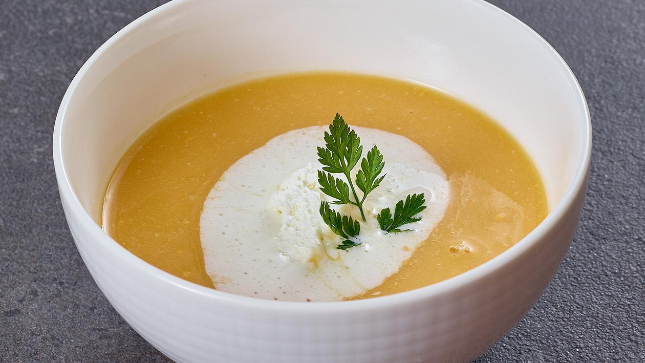 Karottencremesuppe mit Kokosnuss Karottencremesuppe mit Kokosnuss