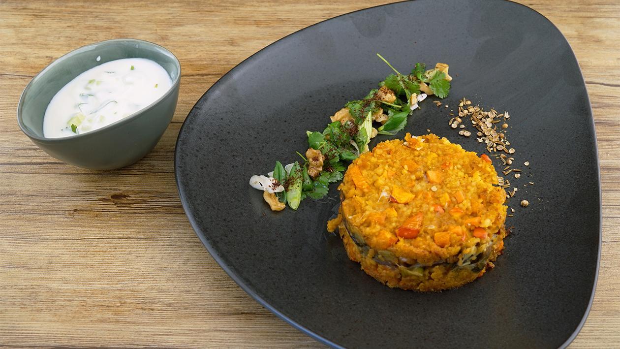 Kichererbsen, Kürbis und Frühlingszwiebeln mit Joghurt Dipp Kichererbsen, Kürbis und Frühlingszwiebeln mit Joghurt Dipp
