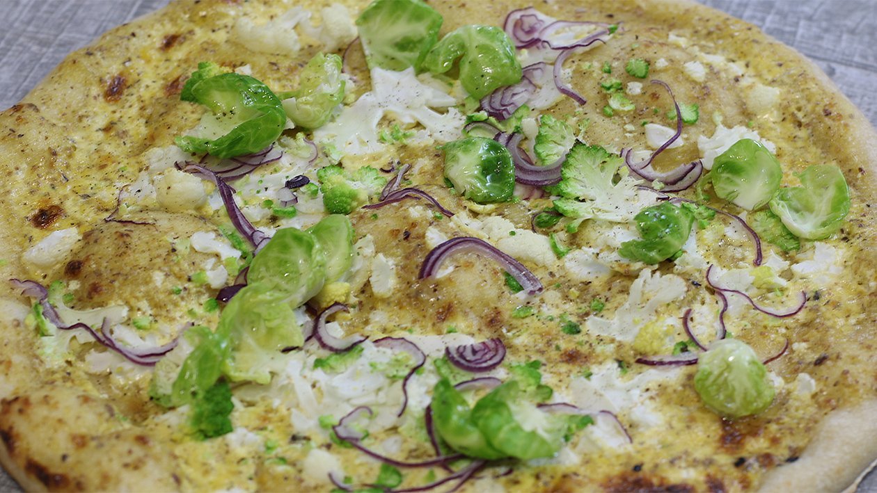 Kohlpizza mit Haselnuss- Hollandaise Kohlpizza mit Haselnuss- Hollandaise