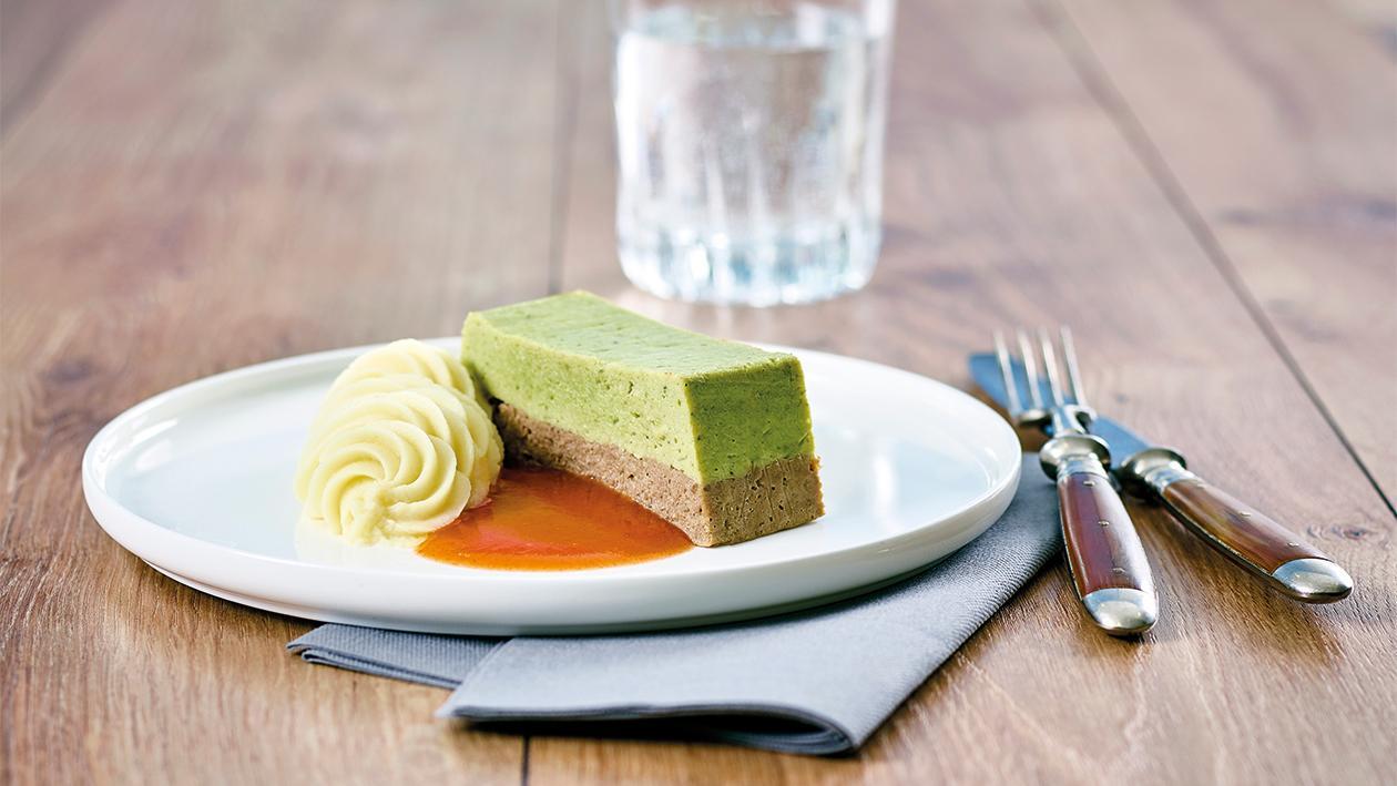 Kohlroulade mit Gemüse Pürees und Tomatenjus - Pürierte Kost Kohlroulade mit Gemüse Pürees und Tomatenjus - Pürierte Kost