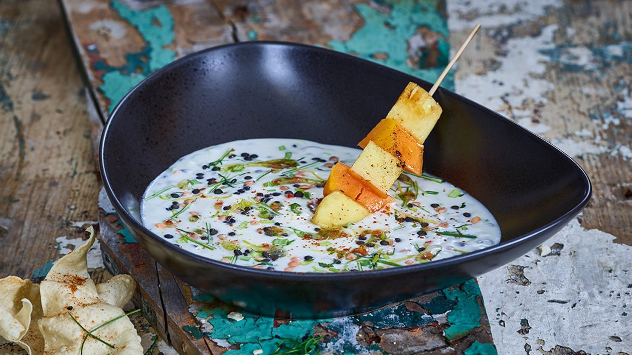 Kokos - Linsensuppe mit Ananas - Papayaspiess Kokos - Linsensuppe mit Ananas - Papayaspiess