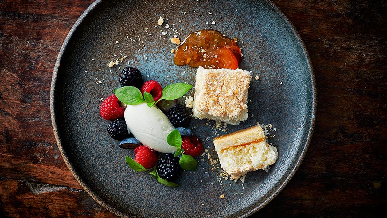 Kokosnuss Short Cake mit Aprikosengelee Kokosnuss Short Cake mit Aprikosengelee