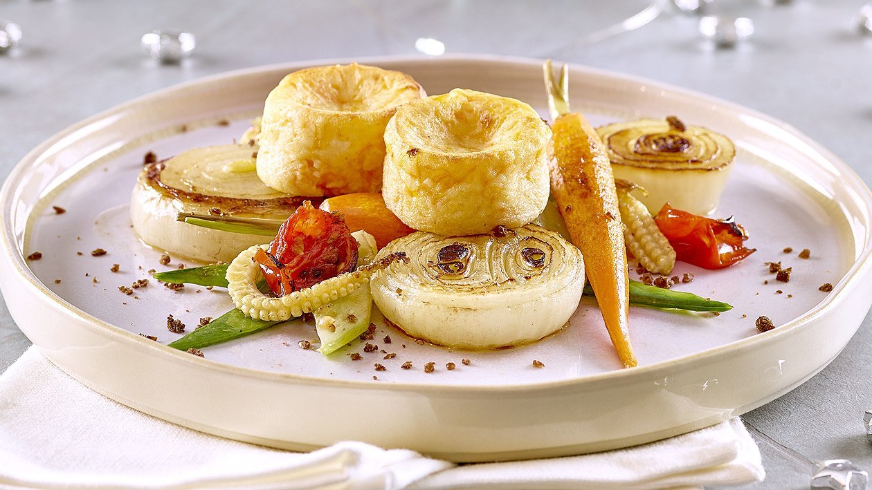 Kürbis-Käse Muffin mit gegrilltem Gemüse Kürbis-Käse Muffin mit gegrilltem Gemüse