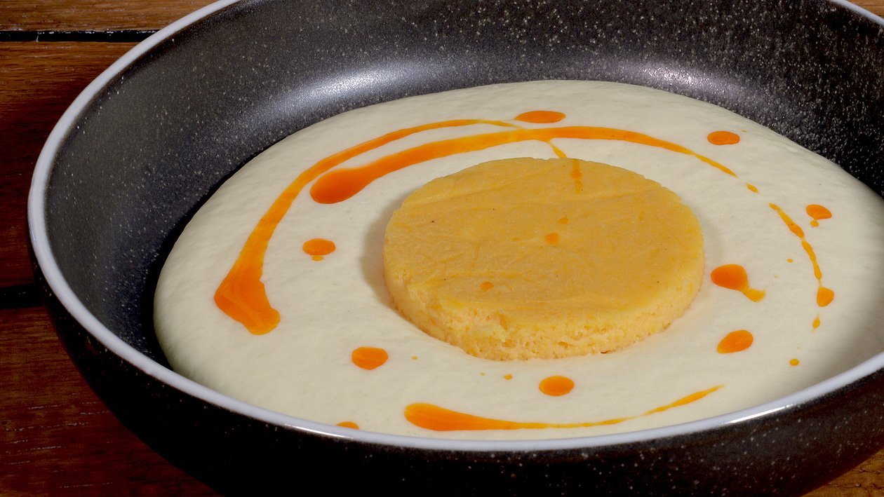Kürbisflan mit Kartoffel Espuma Kürbisflan mit Kartoffel Espuma