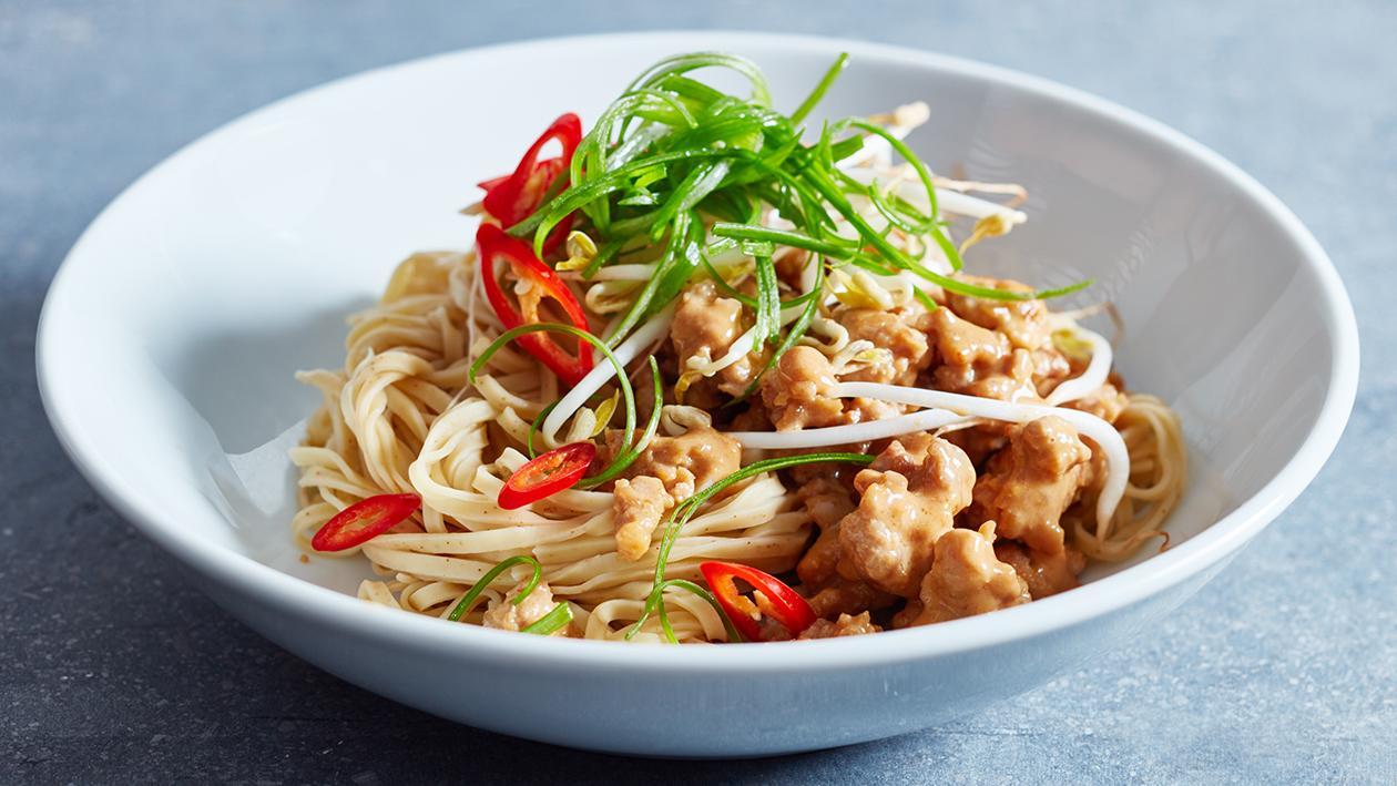 Laksa mit gehacktem Hühnchenfleisch Laksa mit gehacktem Hühnchenfleisch