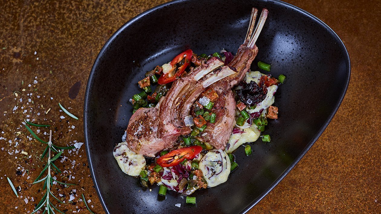 Lamm-Chops mit cremiger Polenta Lamm-Chops mit cremiger Polenta