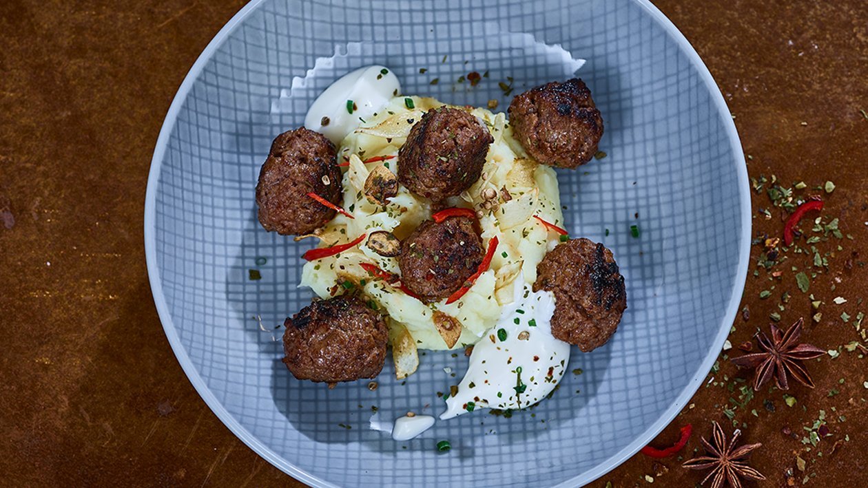 Mini Meatloaver mit Sour Cream und Garlic-Potato-Mash Mini Meatloaver mit Sour Cream und Garlic-Potato-Mash