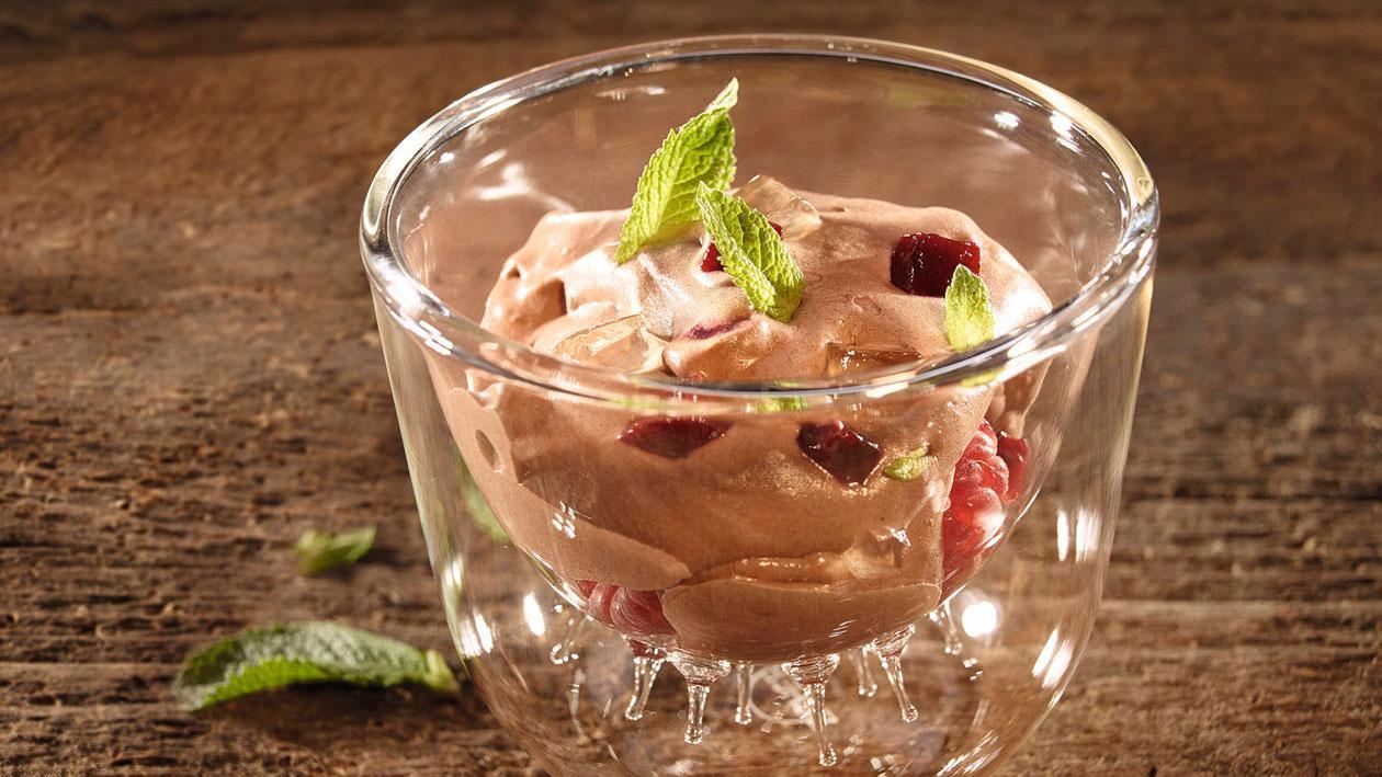 Mousse au Chocolate mit Himbeeren Mousse au Chocolate mit Himbeeren