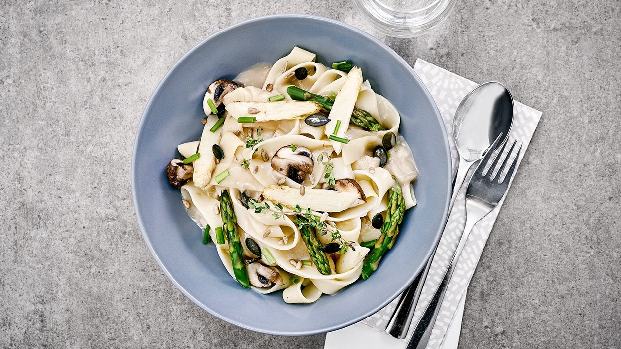 Nudeln mit Spargel-Champignon-Gemüse Nudeln mit Spargel-Champignon-Gemüse