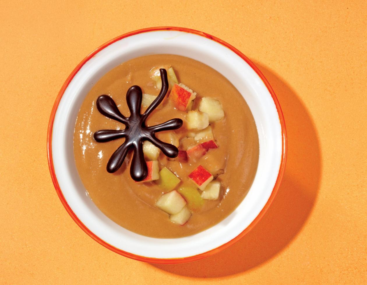 Nusscreme geschichtet mit Apfel und Banane Nusscreme geschichtet mit Apfel und Banane