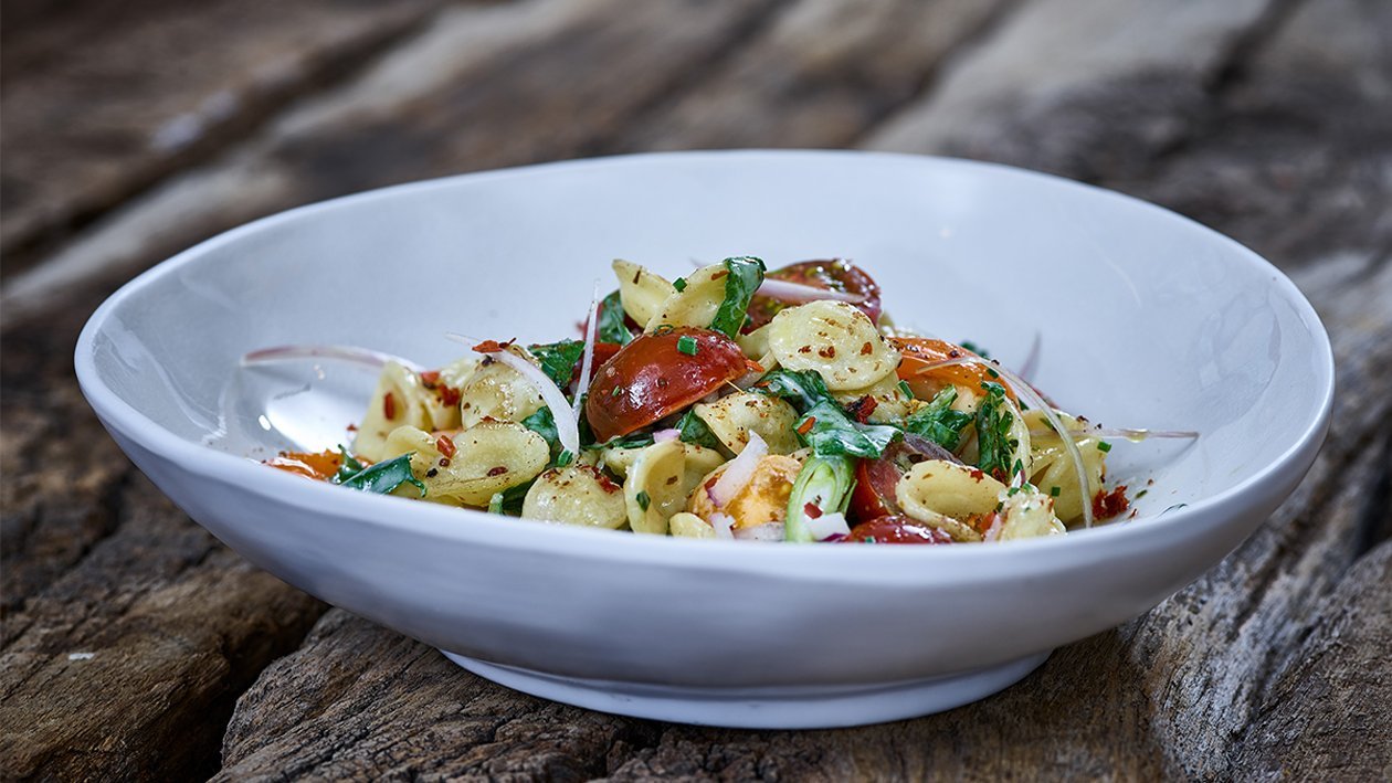Orecchiette mit Mangold und Kirschtomaten Orecchiette mit Mangold und Kirschtomaten