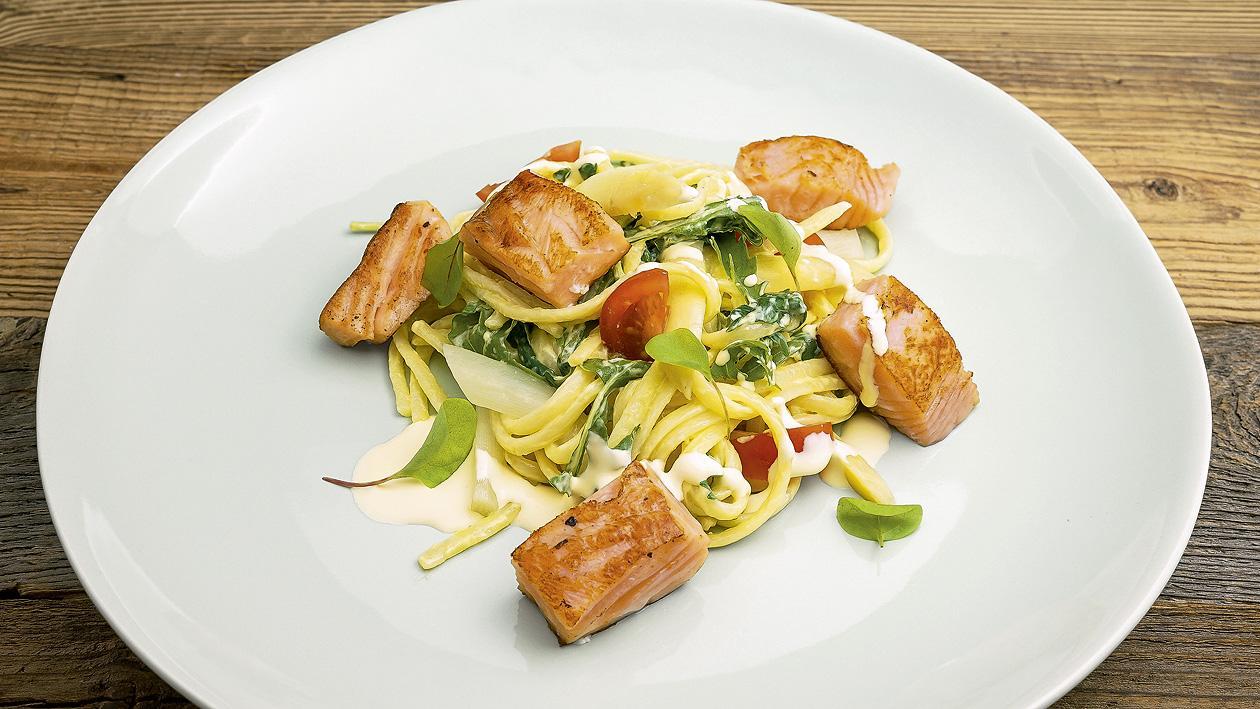 Pasta mit Spargel und Lachs Pasta mit Spargel und Lachs