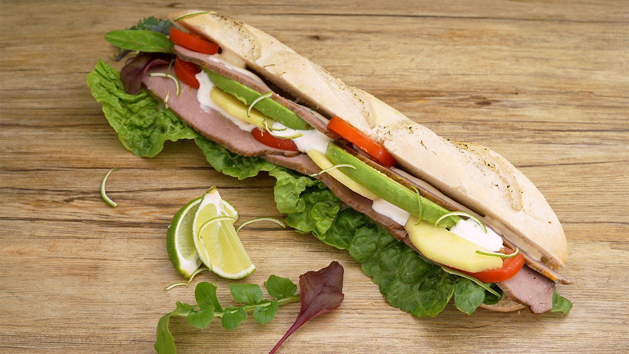 Pfeffer-Roast-Beef Sandwich Limetten-Mayo Pfeffer-Roast-Beef Sandwich Limetten-Mayo