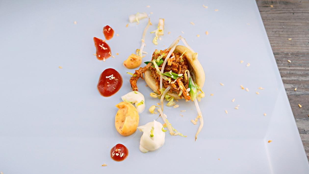 Pulled Chicken im Bao Bun Pulled Chicken im Bao Bun